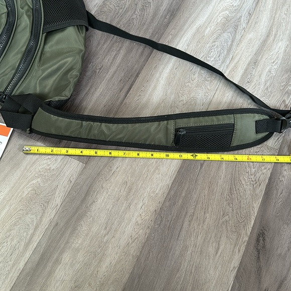 NWT Duchamp Unisex Sling bag - Picture 10 of 10